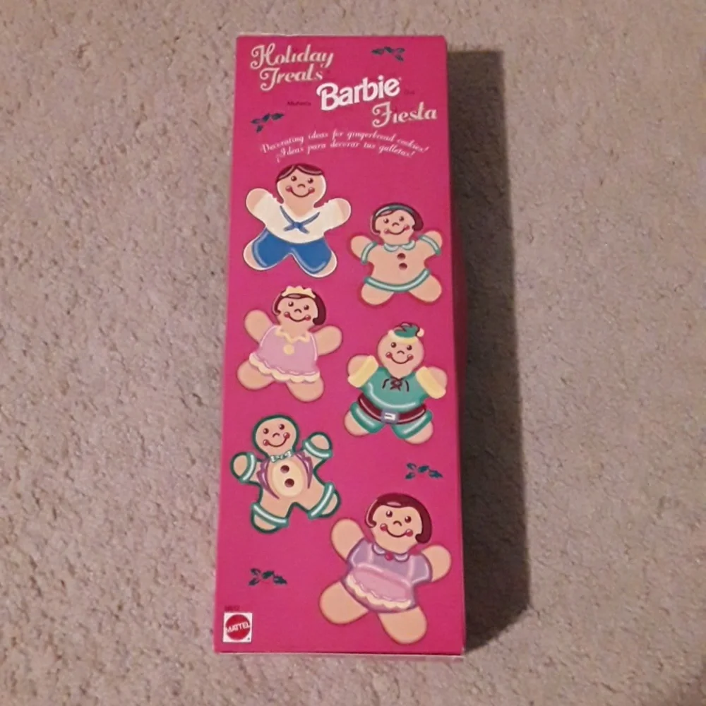 1997 Special Edition Holiday Treats Barbie - Picture 2 of 4